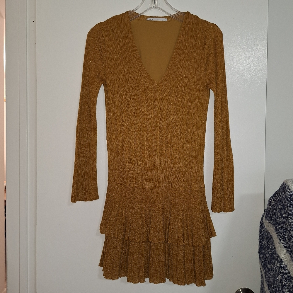 Zara V-neck Gold Tiered Long Sleeve Knit Dress S
